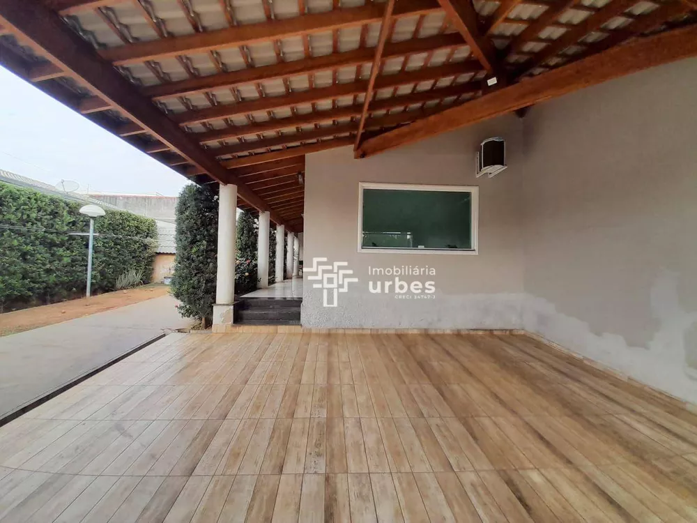 Casa à venda com 4 quartos, 252m² - Foto 3