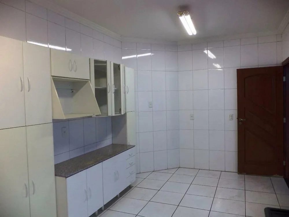 Casa, 4 quartos, 238 m² - Foto 4