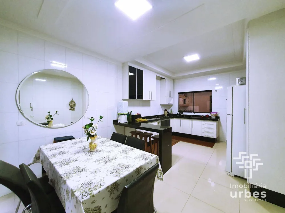Casa, 3 quartos, 240 m² - Foto 4