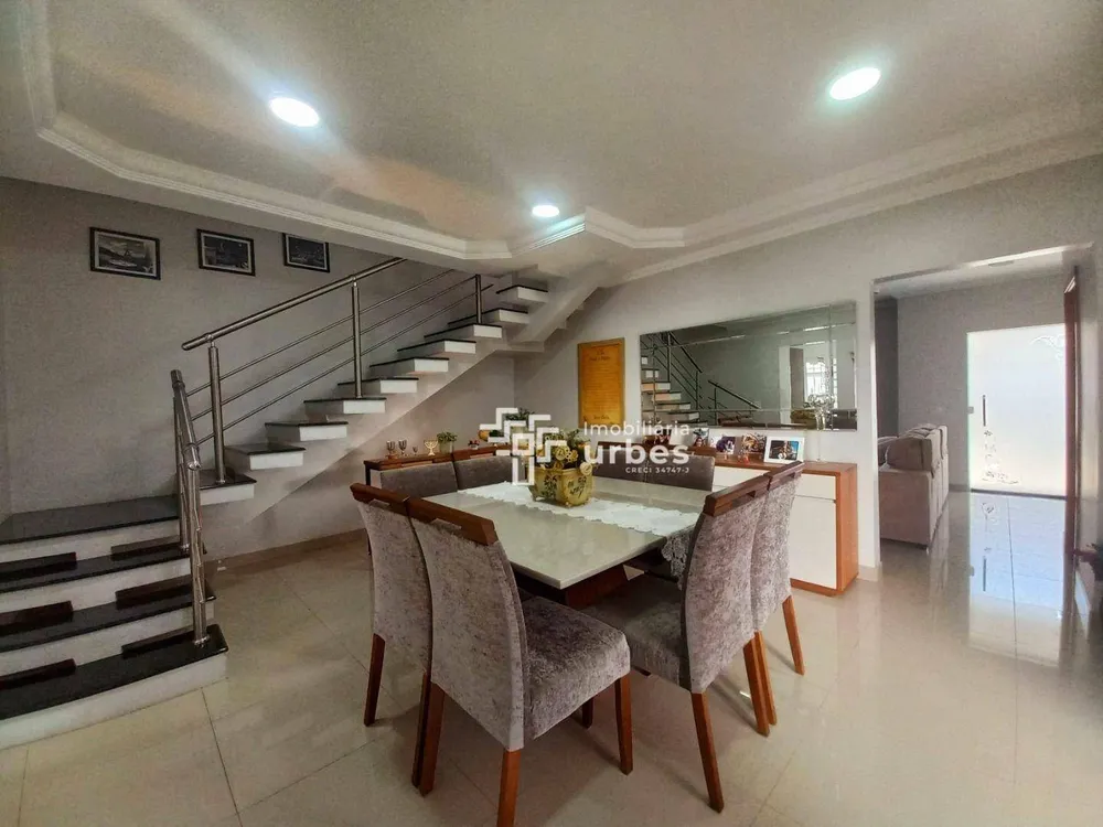 Casa, 3 quartos, 347 m² - Foto 1