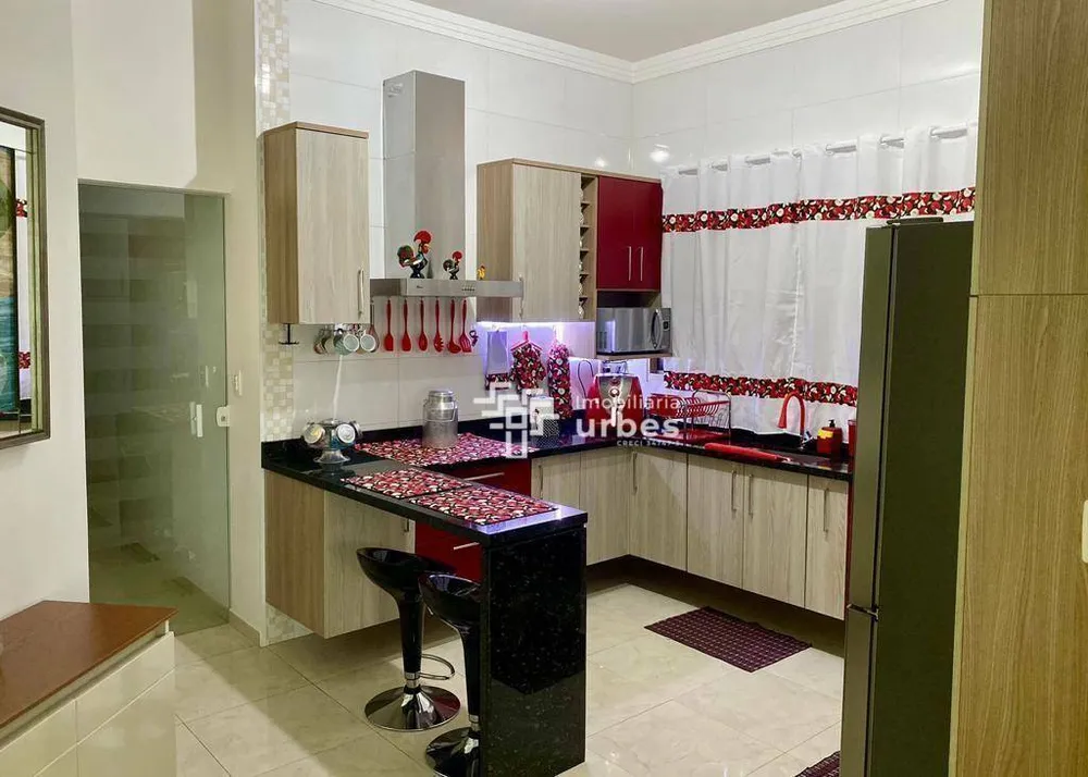 Casa, 3 quartos, 200 m² - Foto 3
