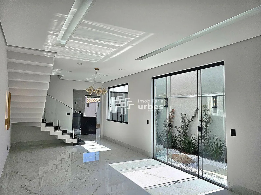 Casa, 3 quartos, 207 m² - Foto 2