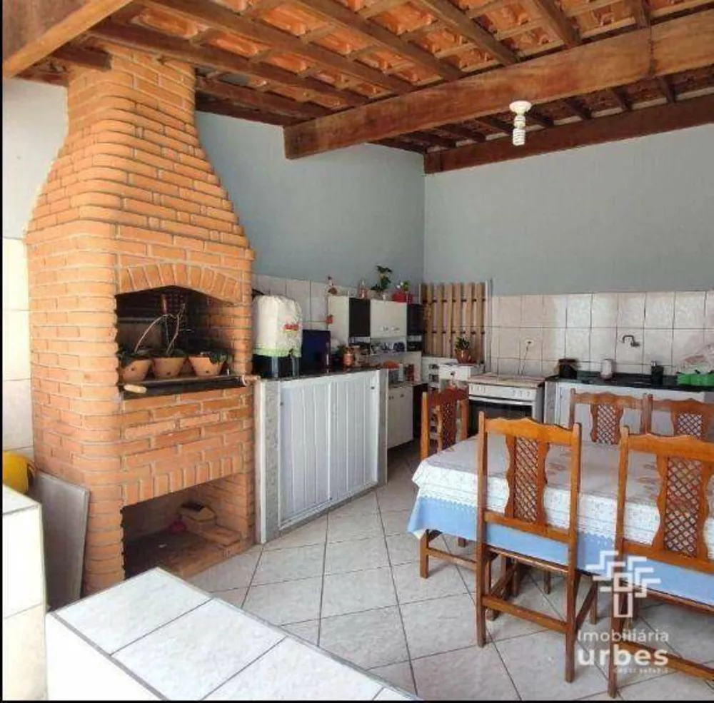 Casa à venda com 3 quartos, 130m² - Foto 1