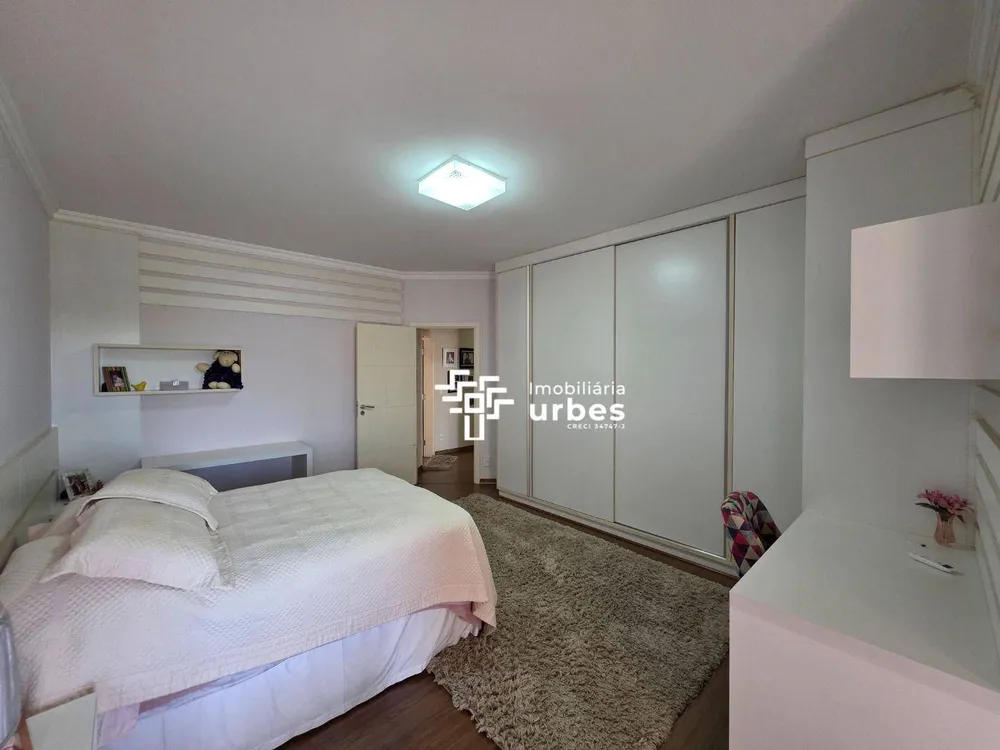 Casa, 3 quartos, 389 m² - Foto 1