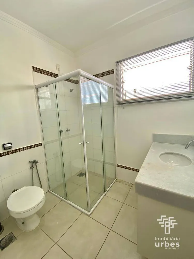 Casa, 3 quartos, 218 m² - Foto 4