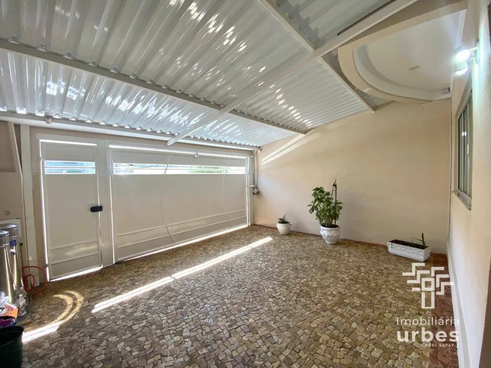 Casa, 3 quartos, 218 m² - Foto 2