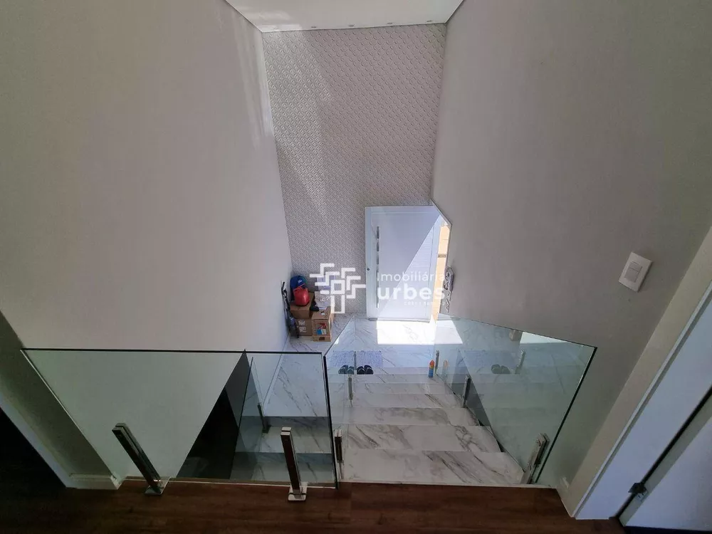 Casa à venda com 3 quartos, 240m² - Foto 4