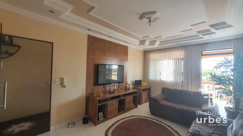 Casa, 3 quartos, 193 m² - Foto 2