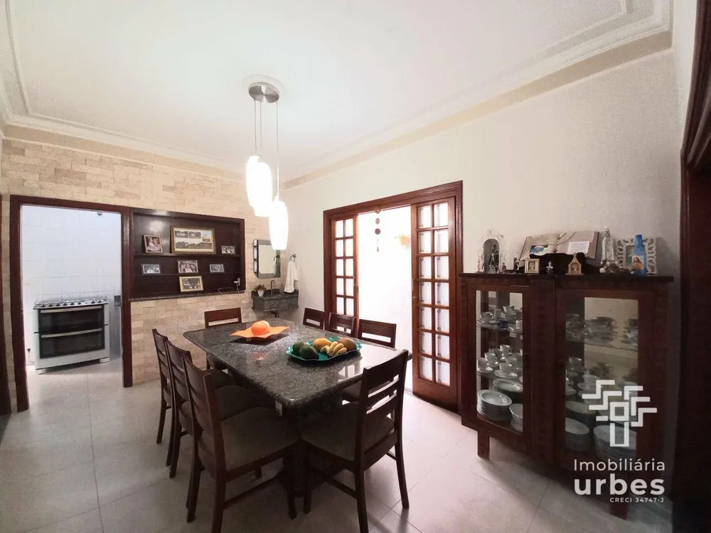 Casa, 3 quartos, 252 m² - Foto 4