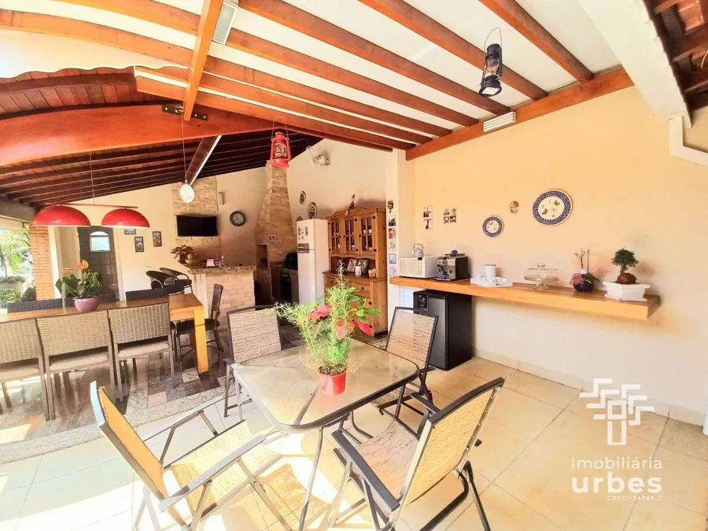 Casa, 3 quartos, 252 m² - Foto 15