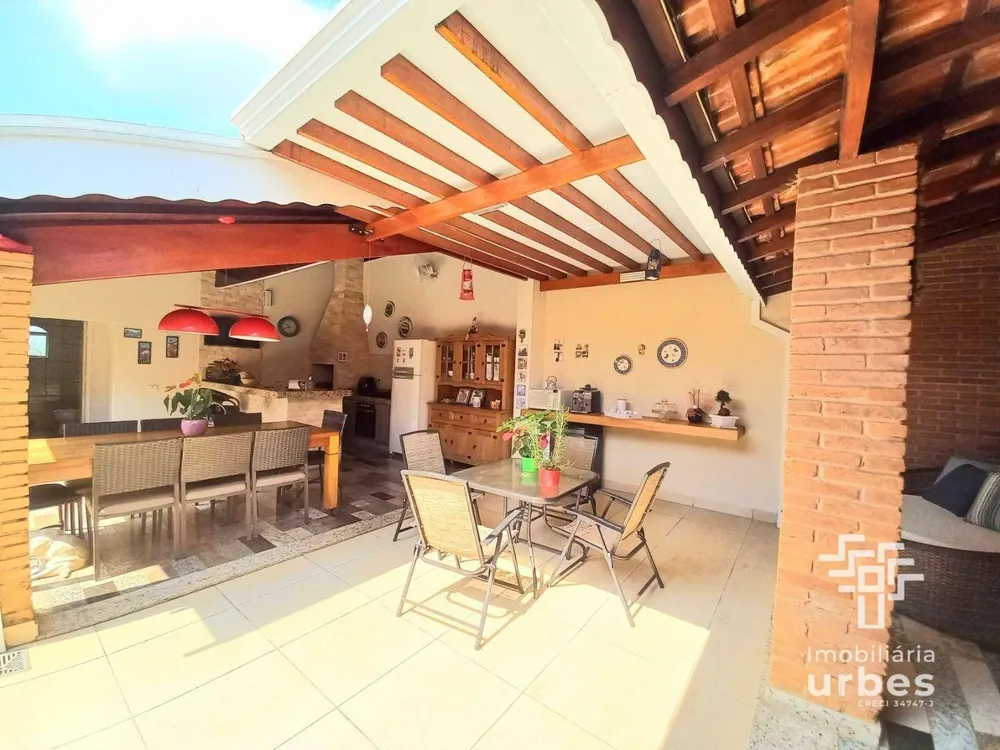 Casa, 3 quartos, 252 m² - Foto 14
