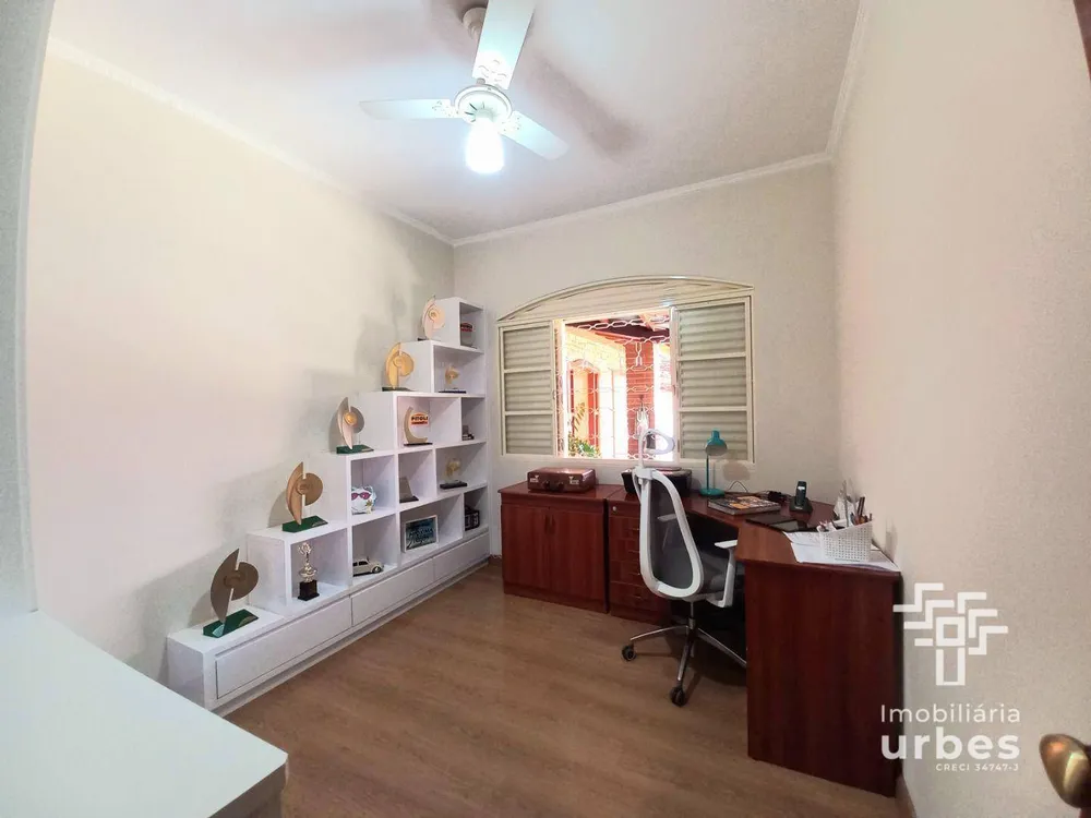 Casa, 3 quartos, 252 m² - Foto 8