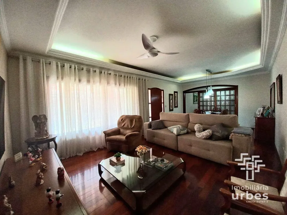 Casa, 3 quartos, 252 m² - Foto 2