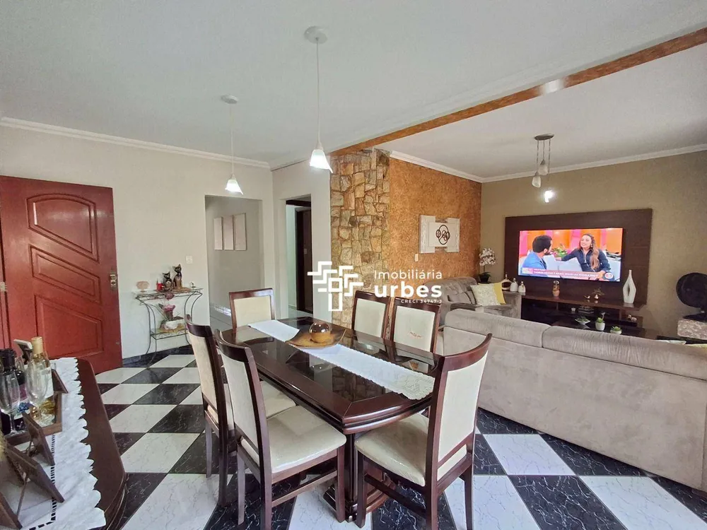 Casa, 3 quartos, 188 m² - Foto 1