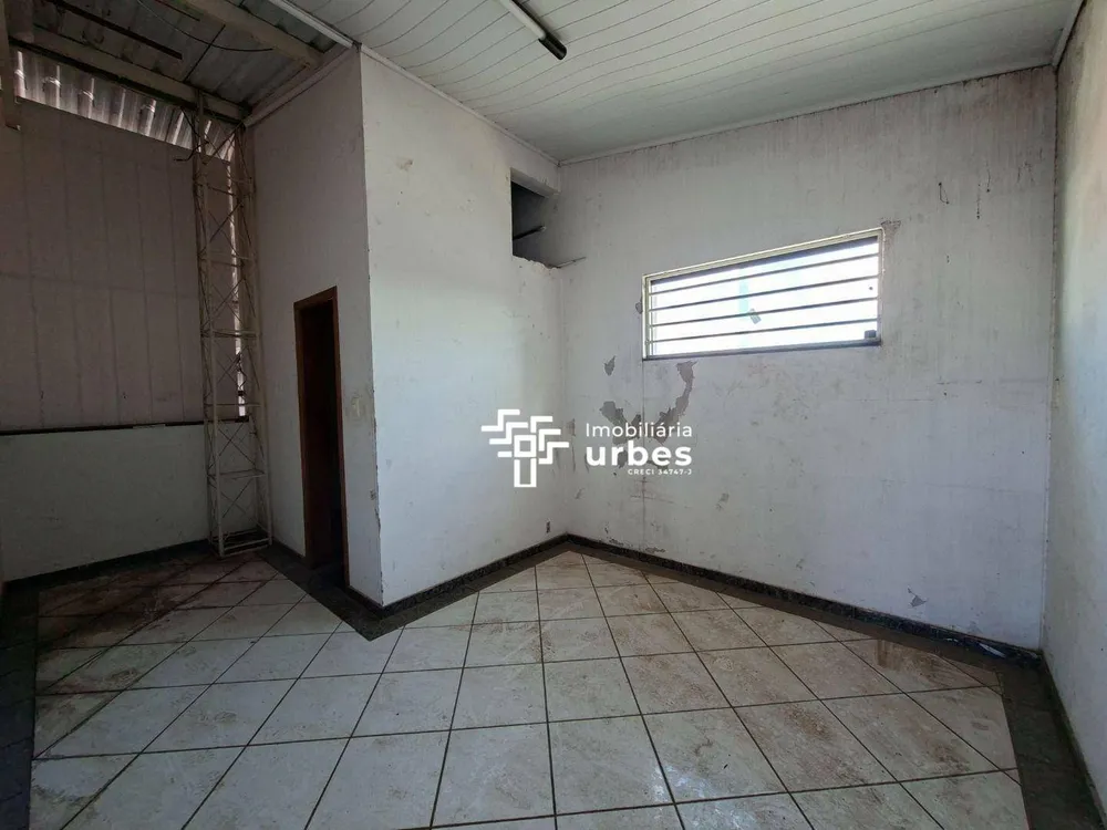 Loja-Salão, 251 m² - Foto 1