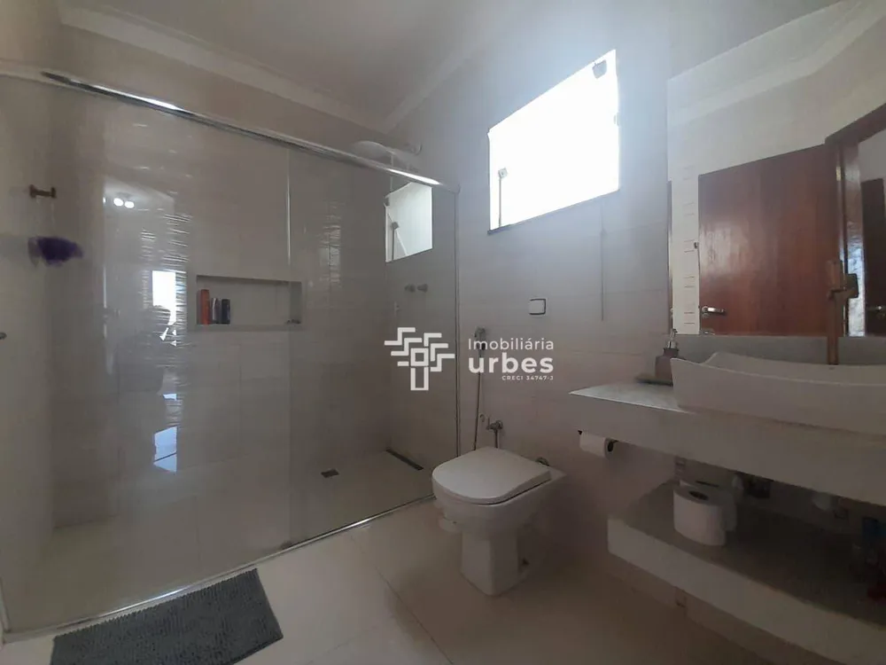 Casa, 3 quartos, 192 m² - Foto 2
