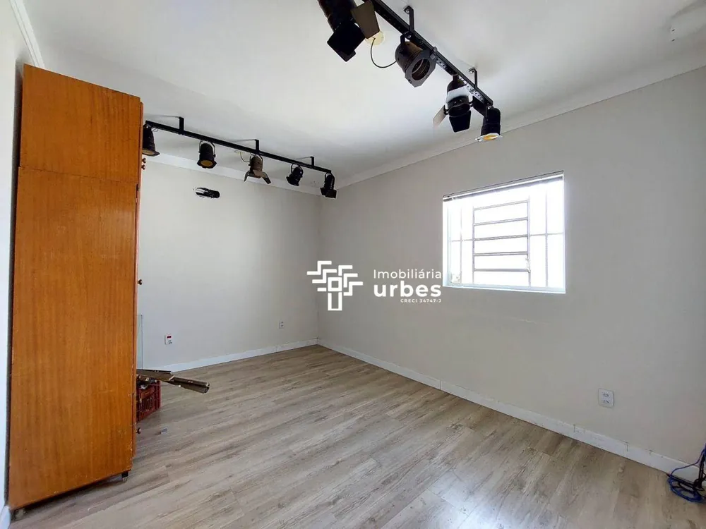 Casa, 3 quartos, 197 m² - Foto 2