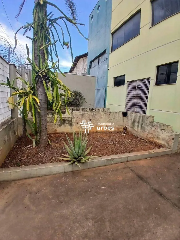 Depósito-Galpão, 980 m² - Foto 2