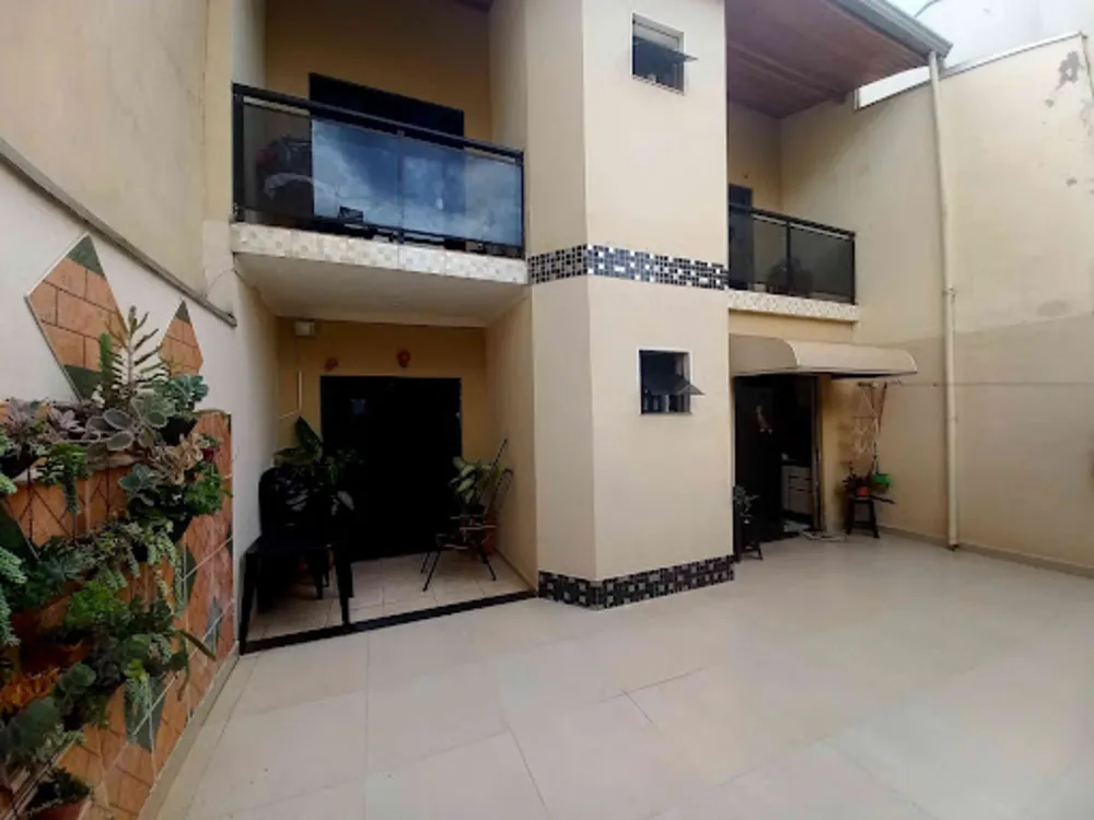 Casa, 3 quartos, 167 m² - Foto 1
