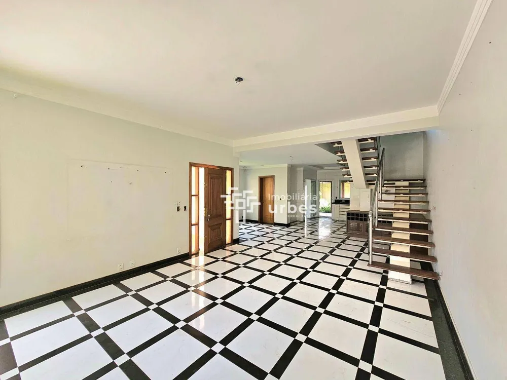 Casa, 3 quartos, 313 m² - Foto 1