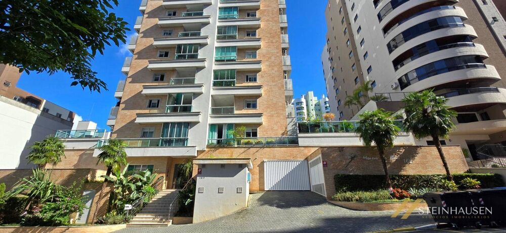 Apartamento, 3 quartos, 225 m² - Foto 1