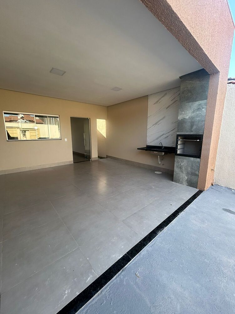 Casa à venda com 3 quartos, 140m² - Foto 2