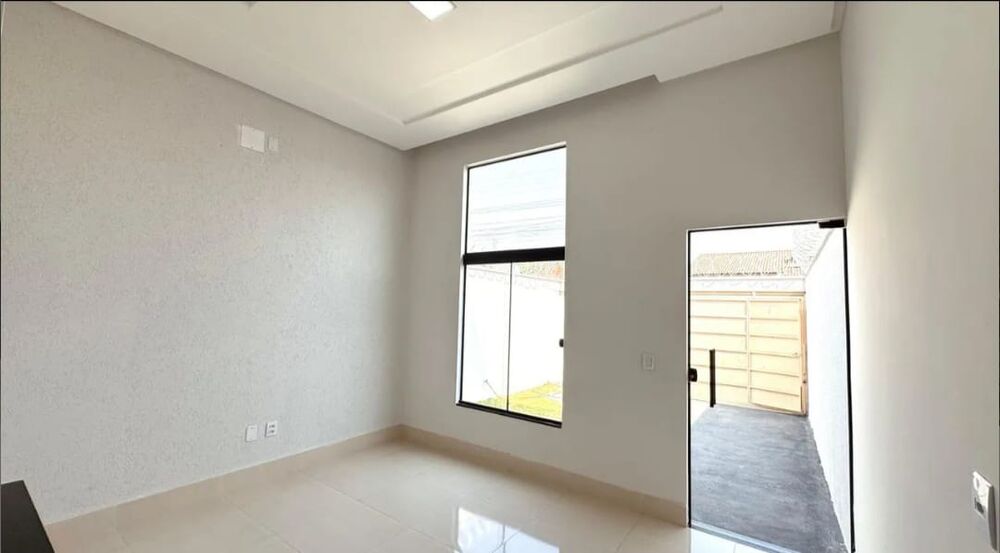 Casa à venda com 2 quartos, 67m² - Foto 2