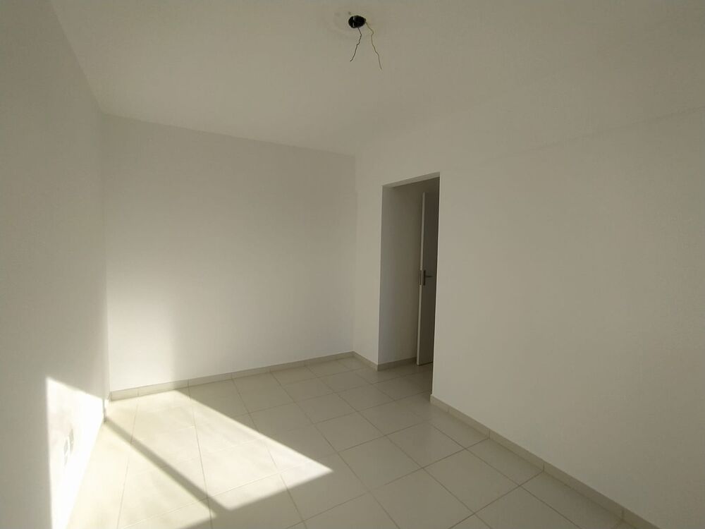 Apartamento à venda com 3 quartos, 75m² - Foto 6