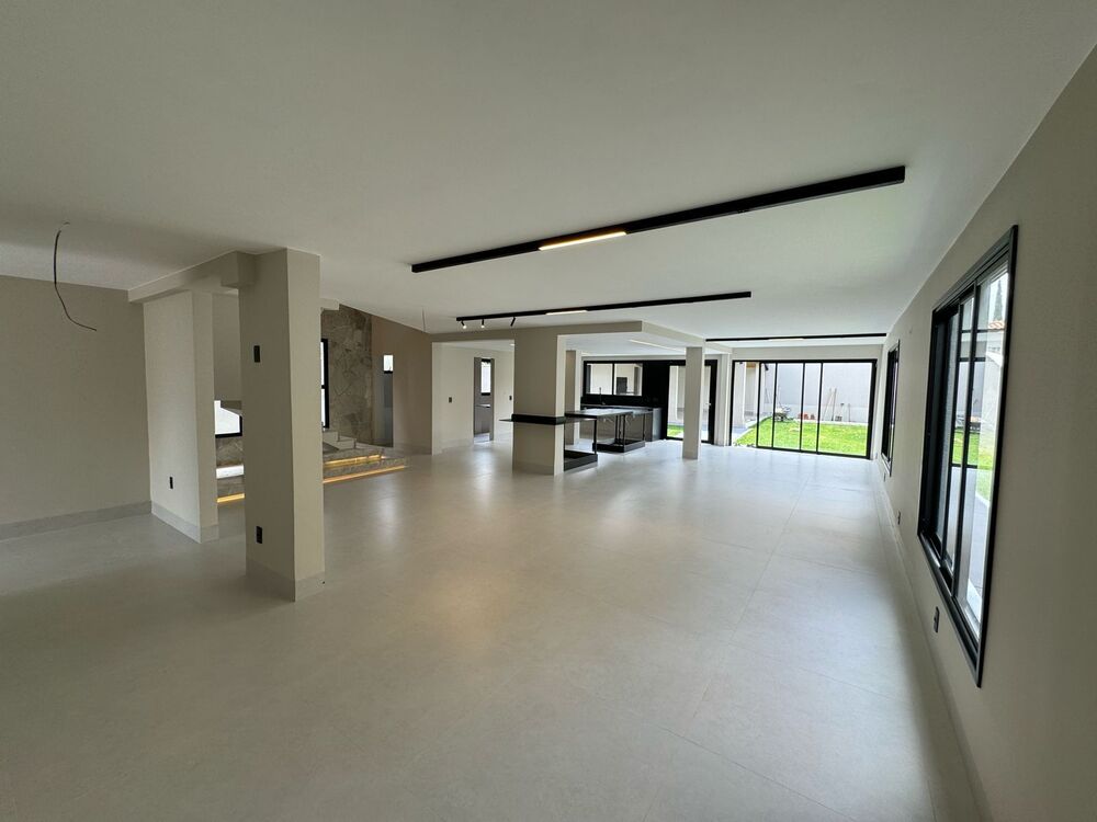 Casa de Condomínio à venda com 4 quartos, 360m² - Foto 4