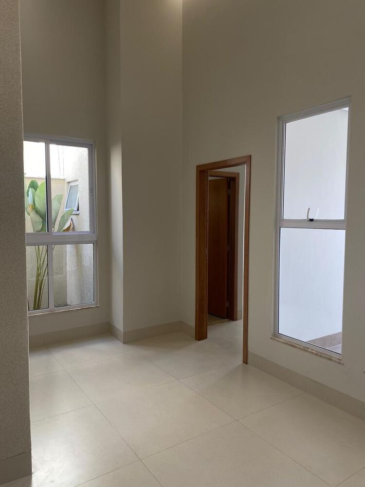 Casa à venda com 3 quartos, 210m² - Foto 4