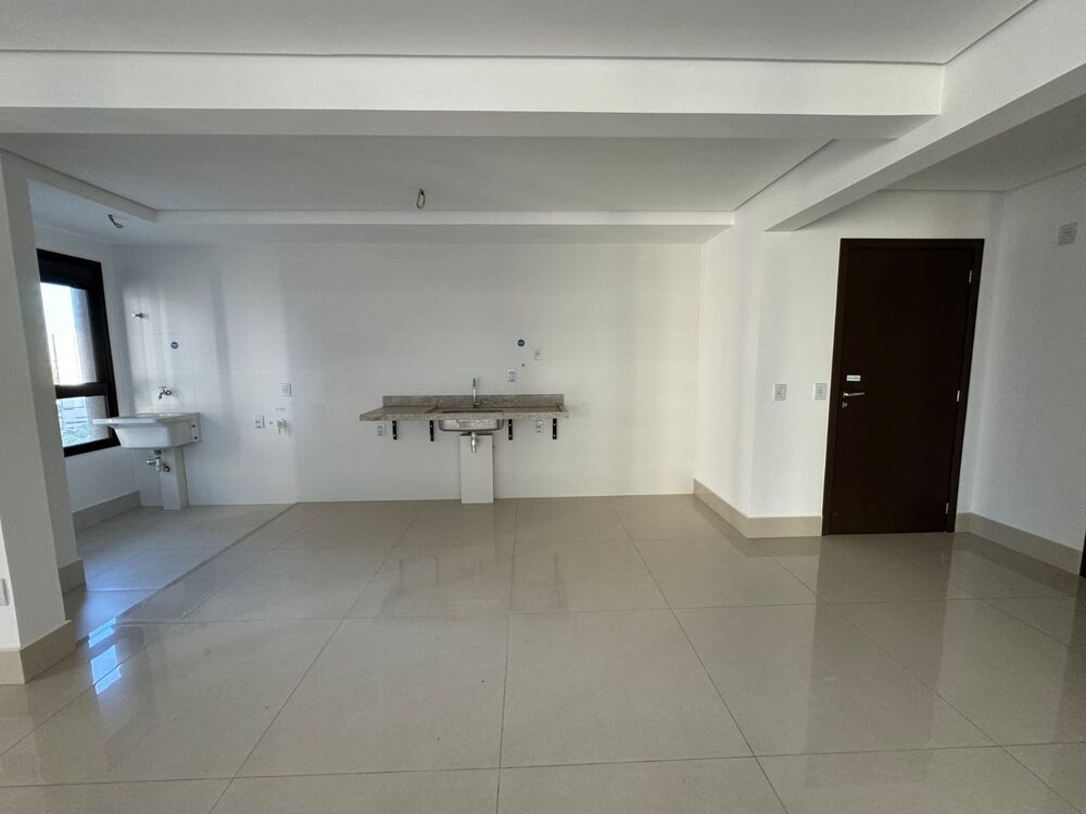 Apartamento à venda com 3 quartos, 121m² - Foto 23