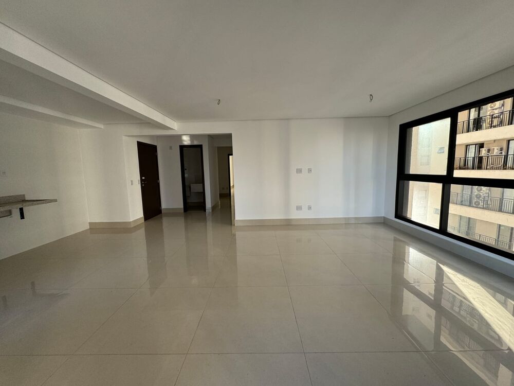 Apartamento à venda com 3 quartos, 121m² - Foto 6