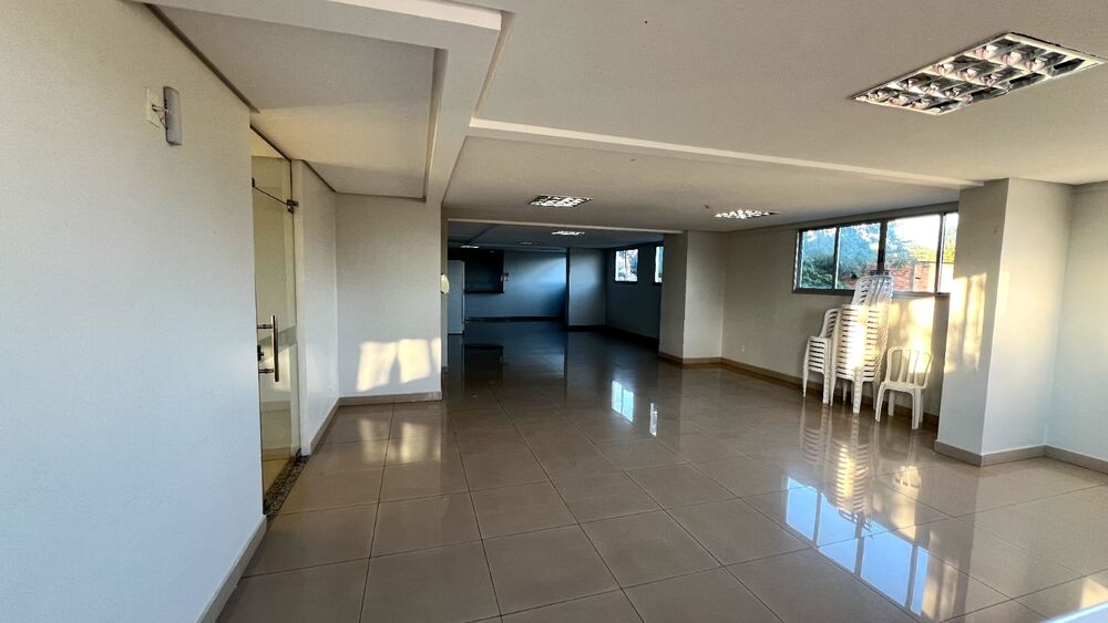 Apartamento à venda com 3 quartos, 75m² - Foto 2