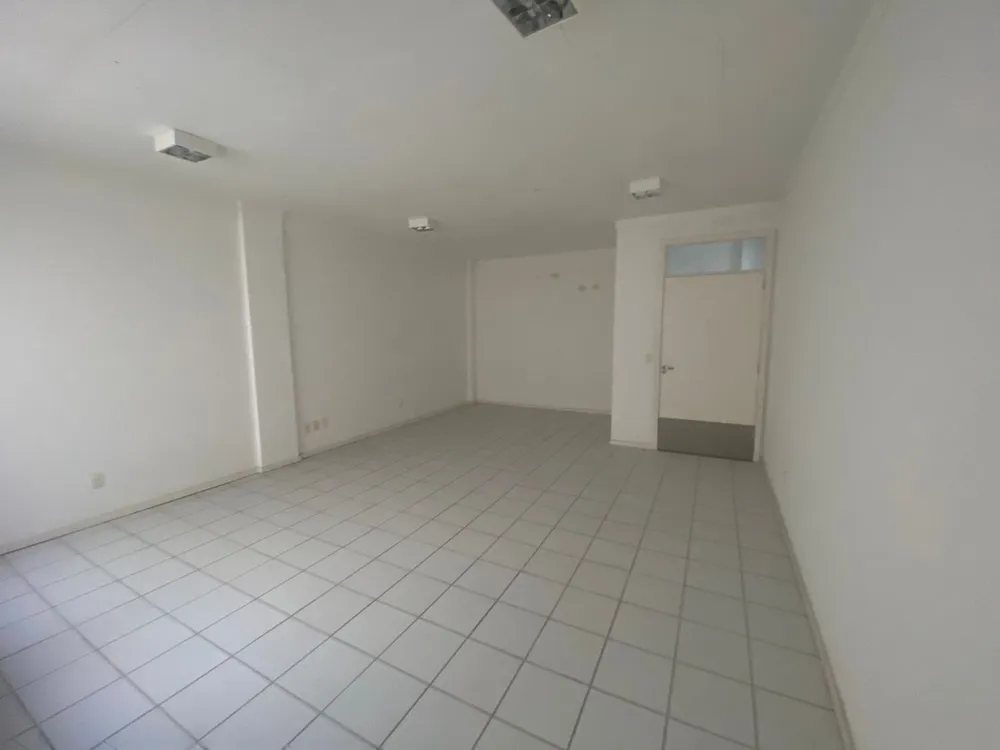 Prédio Inteiro - Foto 1