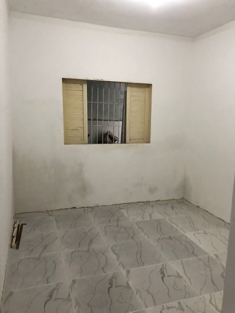 Casa à venda com 2 quartos, 60m² - Foto 4