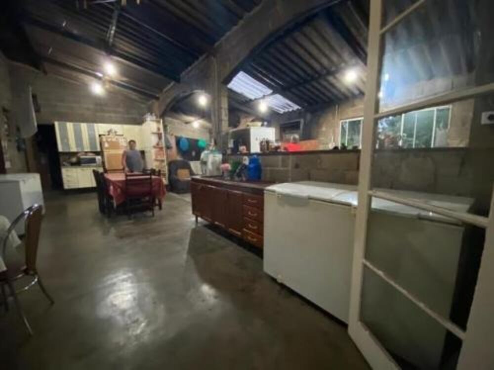 Chácara, 4 quartos, 5000 m² - Foto 1