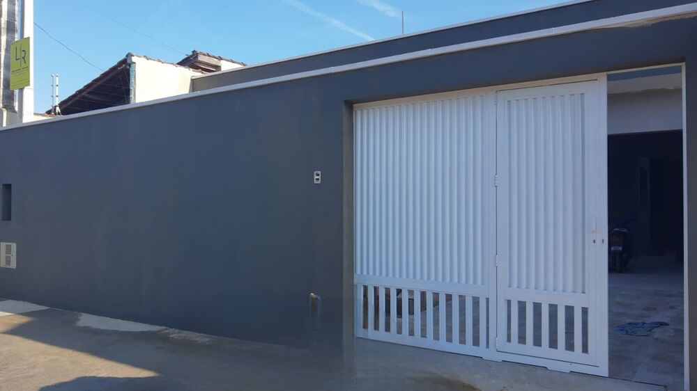 Casa à venda com 2 quartos, 150m² - Foto 1