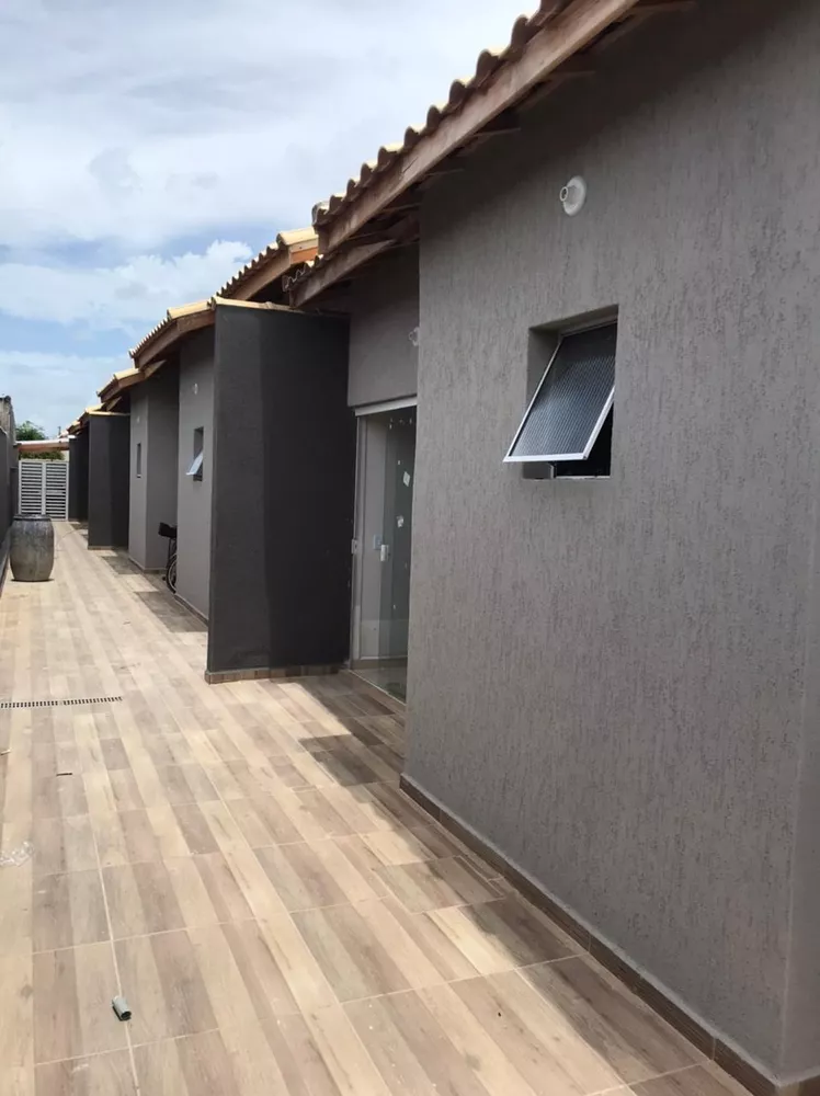 Casa à venda com 2 quartos, 60m² - Foto 1