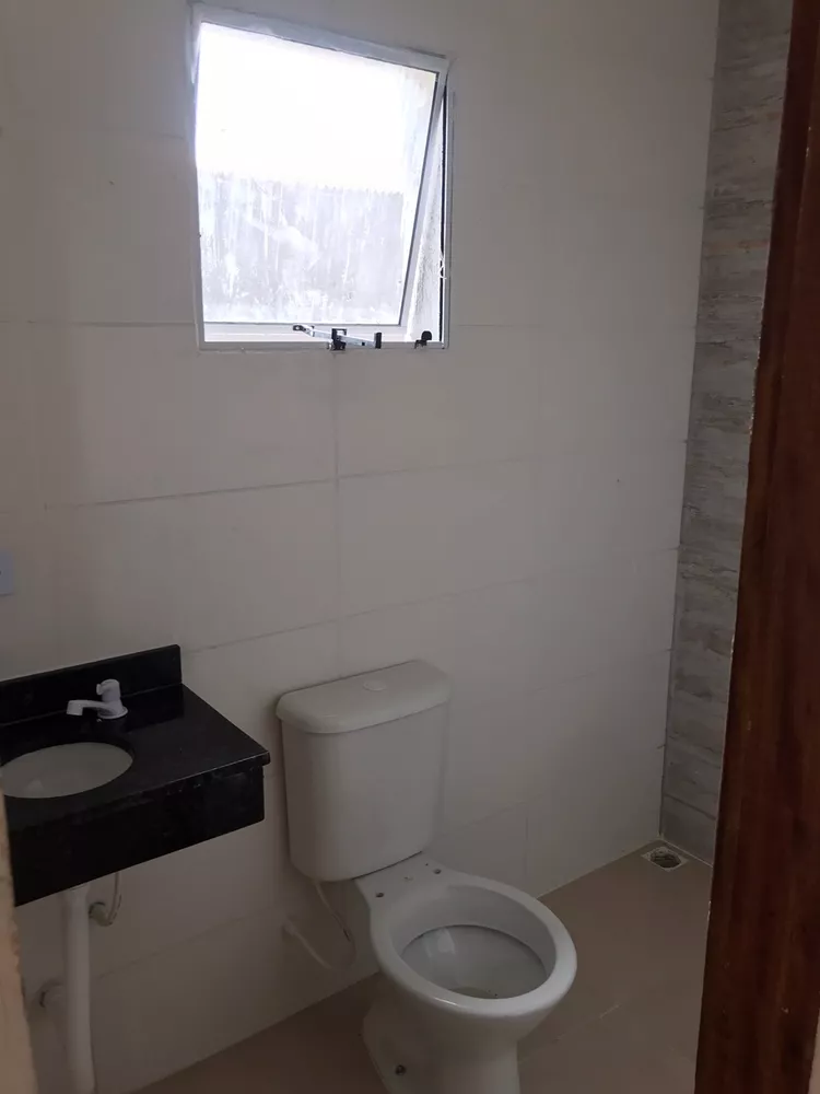 Casa à venda com 2 quartos, 60m² - Foto 4