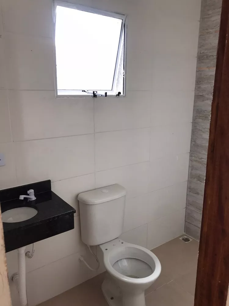 Casa à venda com 2 quartos, 60m² - Foto 3