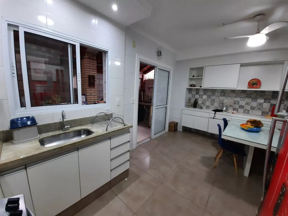 Casa à venda com 2 quartos, 79m² - Foto 5