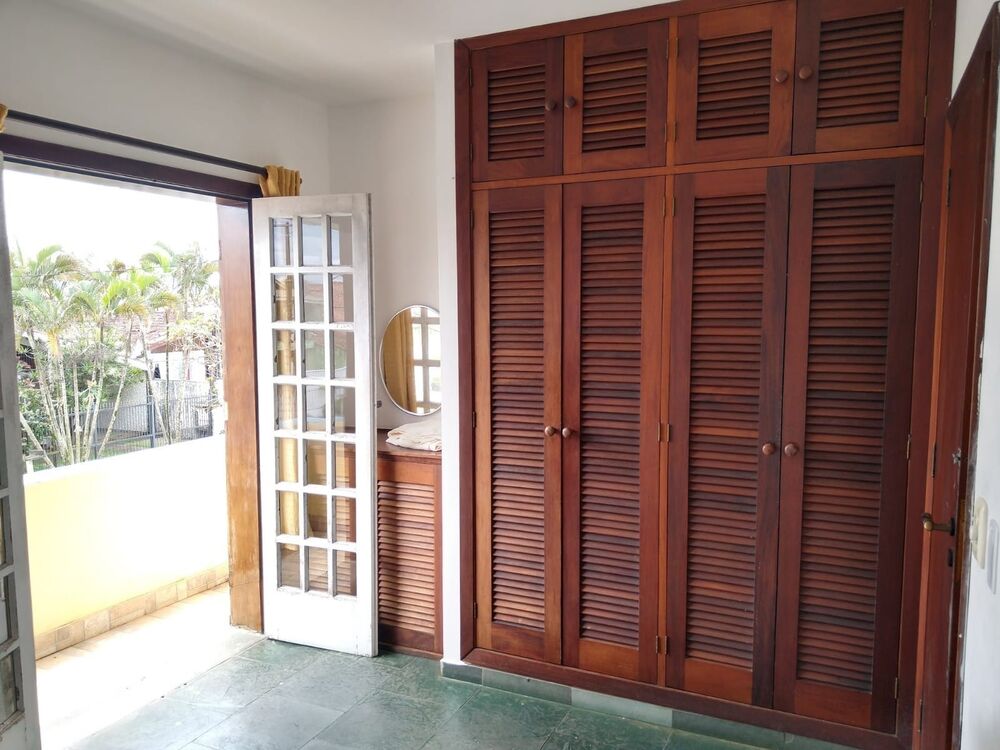 Casa à venda com 4 quartos, 300m² - Foto 4