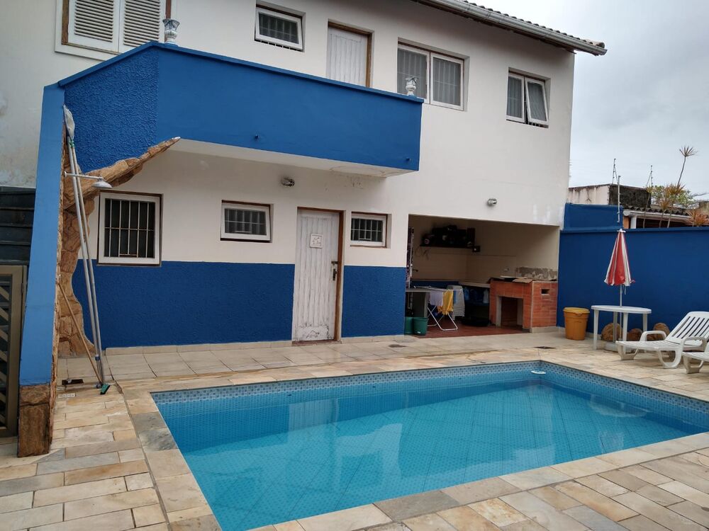 Casa à venda com 4 quartos, 300m² - Foto 1
