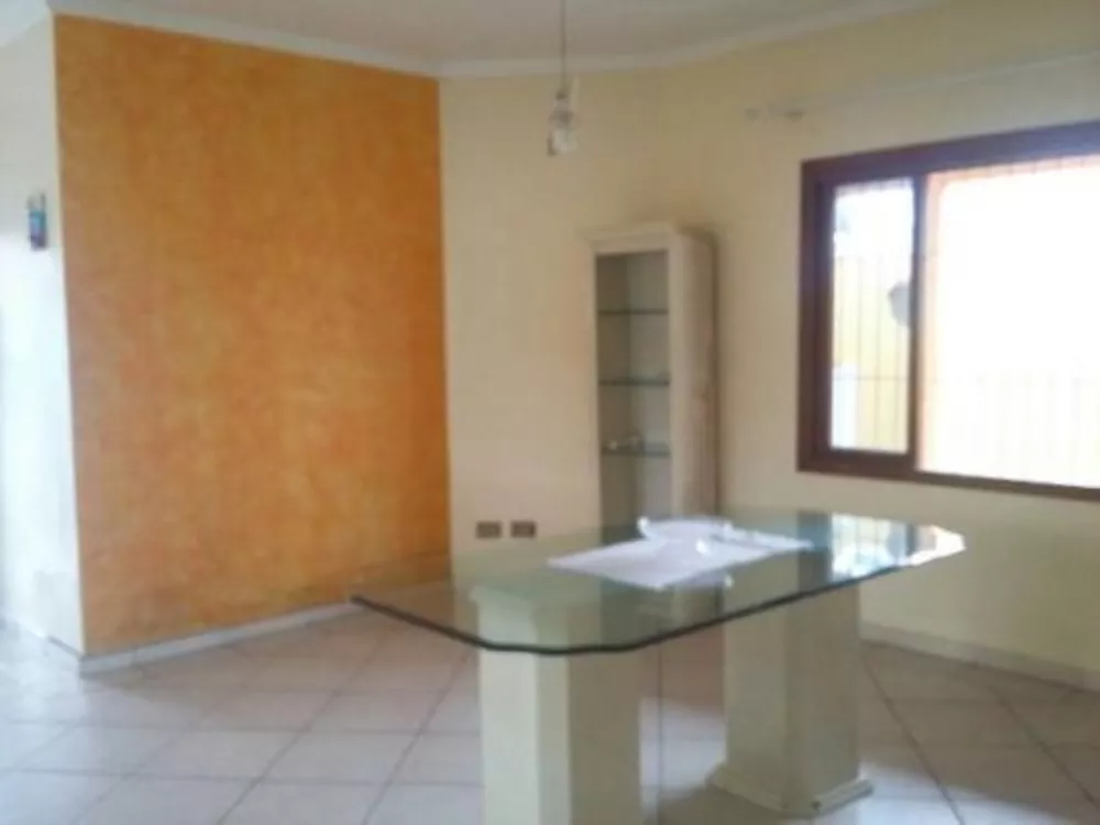 Casa à venda com 3 quartos, 300m² - Foto 4