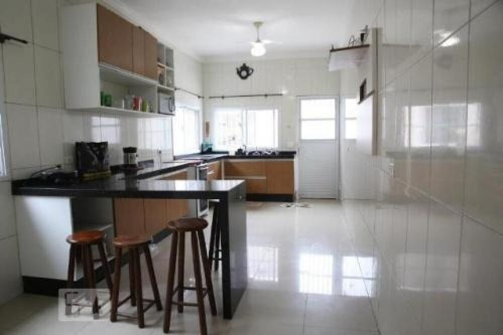 Casa, 7 quartos, 229 m² - Foto 2