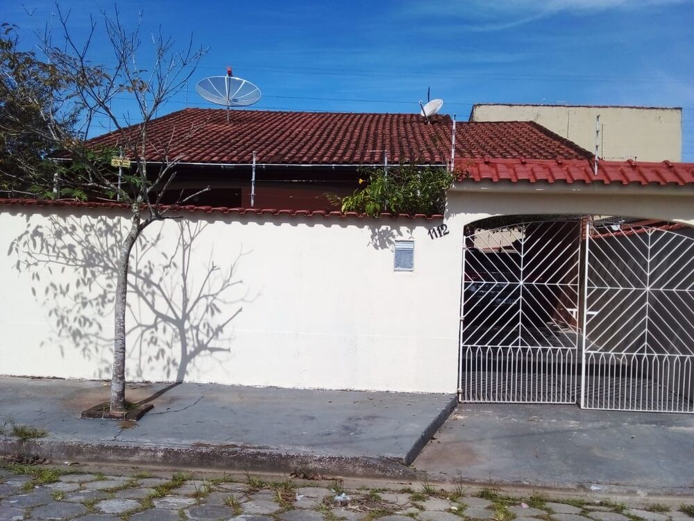 Casa à venda com 3 quartos - Foto 1