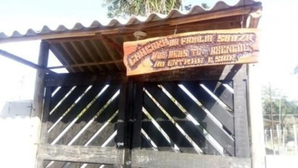 Chácara, 2 quartos, 2100 m² - Foto 1