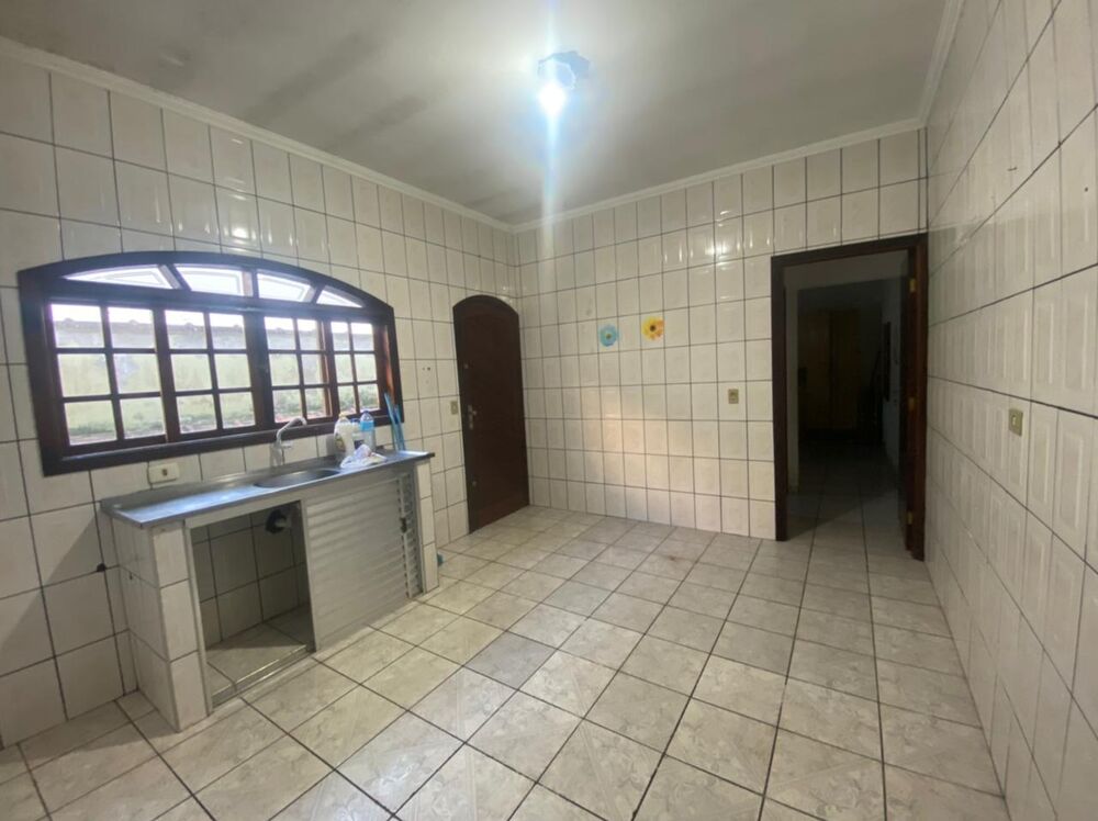 Casa à venda com 2 quartos, 130m² - Foto 4