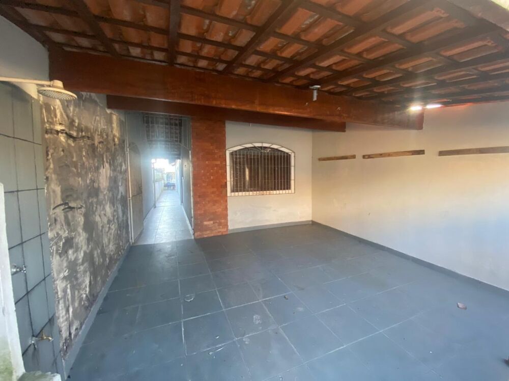 Casa à venda com 2 quartos, 130m² - Foto 1