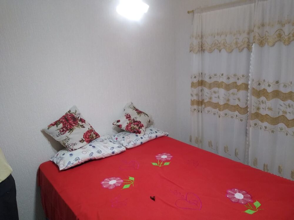 Casa à venda com 2 quartos, 125m² - Foto 1